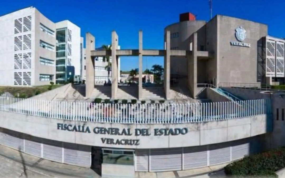 Detienen a cinco elementos de la Marina y un policía estatal de Veracruz