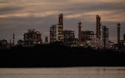 La producción de la Refinería Olmeca-Dos Bocas está en picada.
