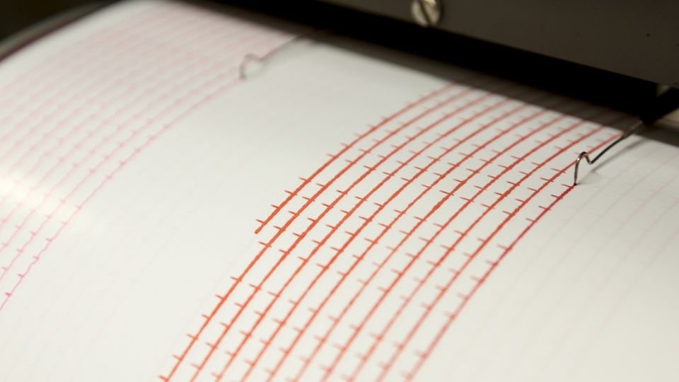 Terremoto de 7.7 sacude las costas de Indonesia; hasta el momento no se reportan víctimas