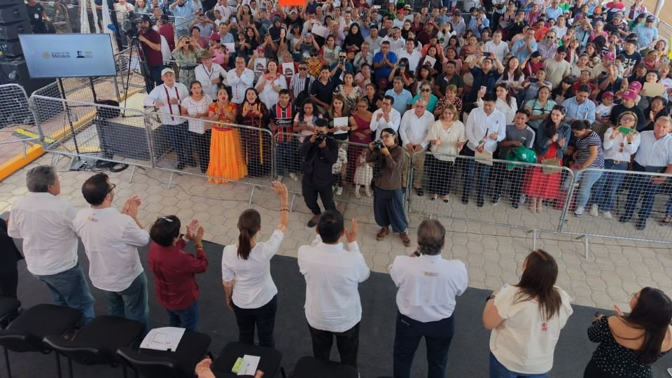 Encara CNTE a Sheinbaum durante su gira por Oaxaca