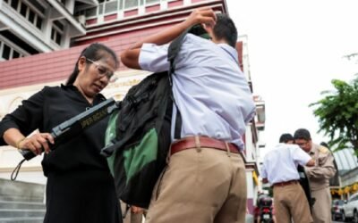 Tailandia frena la emisión de licencias para comprar armas de fuego tras tiroteos en escuela y edificio gubernamental