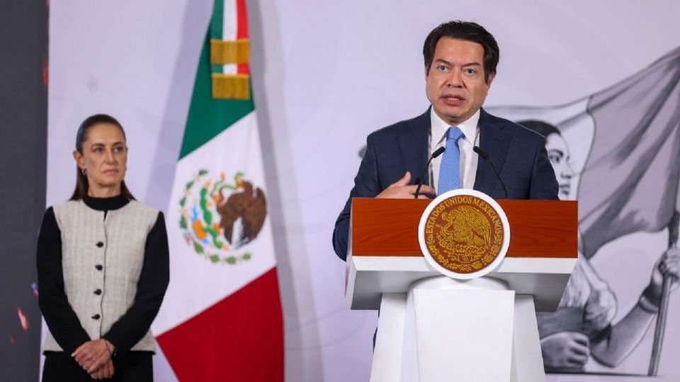 Denuncian a Mario Delgado en el INE por promoción personalizada de Sheinbaum con programas sociales