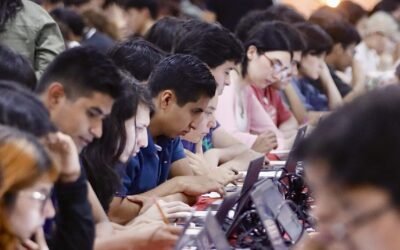 Supervisa rector de la UNAM segunda jornada de aplicación del examen presencial en Oaxaca