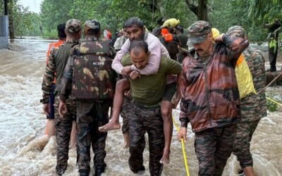 Se inunda Nueva Delhi tras intensas lluvias; emiten alerta roja y desvían al menos 15 vuelos
