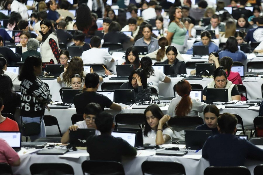 Examen presencial de la UNAM registra caída en puntajes obtenidos en prueba en línea
