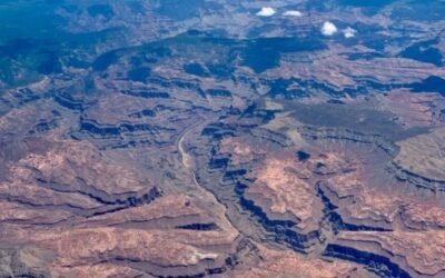Buscan a 15 desaparecidos tras inundación en el Gran Cañón