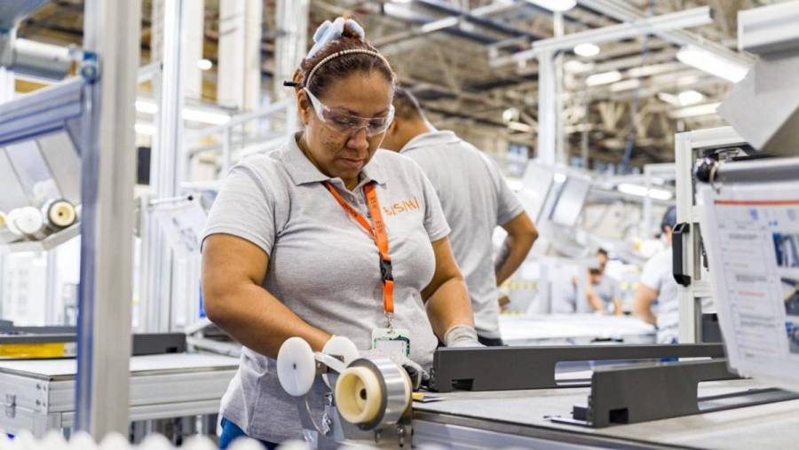 Industria mexicana logra mejor desempeño en 33 meses impulsada por construcción y manufacturas