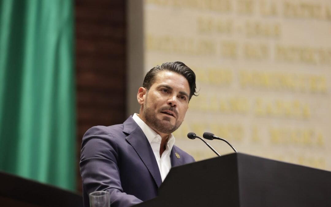 Promueven reforma para considerar traidores a la patria a servidores públicos ligados con el crimen