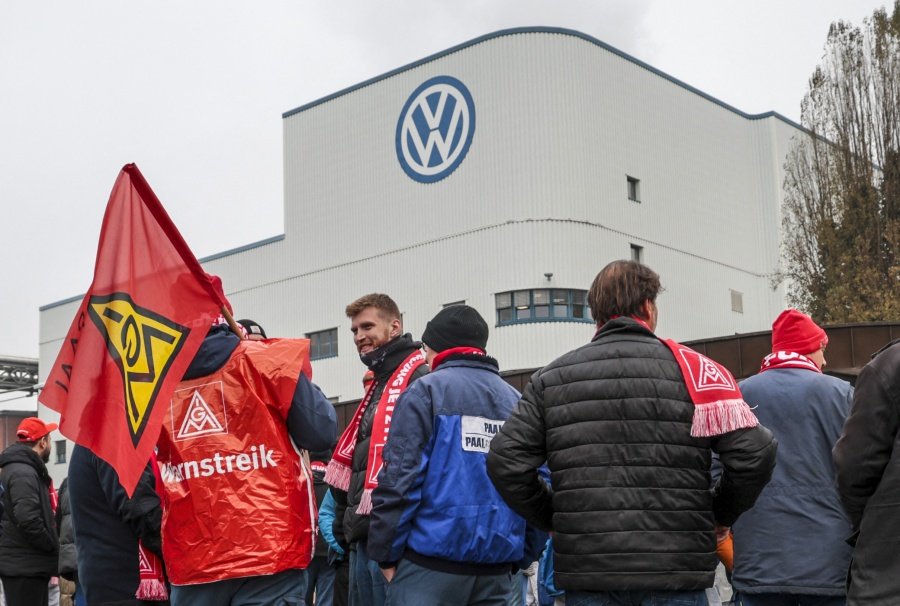 Reconvertirá Volkswagen una de sus plantas en Alemania para producir sistemas de defensa