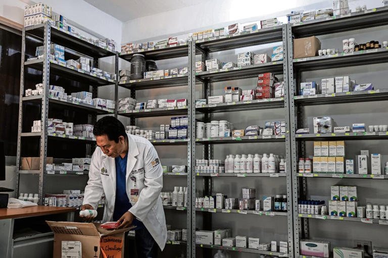 Aumenta deuda del Gobierno Federal con farmacéuticas