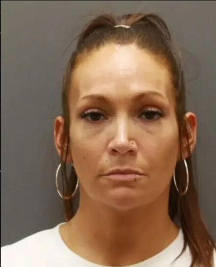 Arrestan a la doble de Jennifer Lopez por robar unas baterías