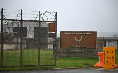 Arrestan a 5 hombres por sospecha de terrorismo cerca de base británica de Fairford