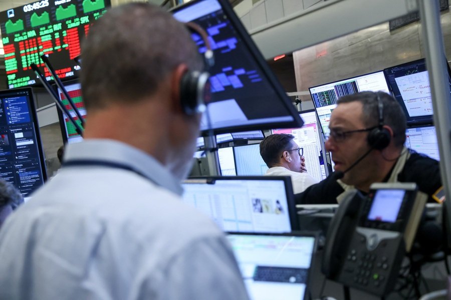 Wall Street cierra en rojo, lastrado por subida del petróleo y rendimiento de los bonos