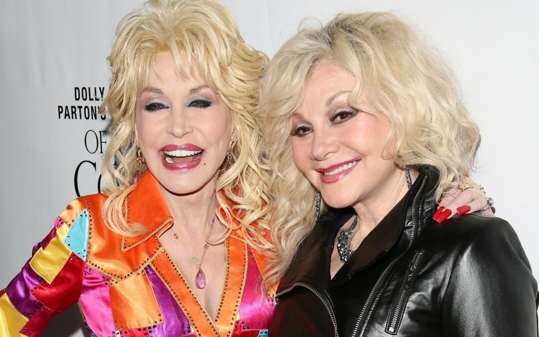 Revela Stella Parton las razones por las que su hermana Dolly Parton mantuvo en secreto su diagnóstico de cáncer