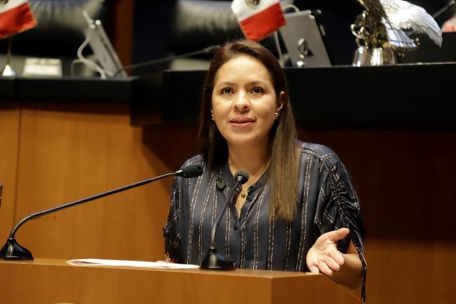 Propone Senadora del Verde frenar el negocio de vivales  que otorgan  Doctorados Honoris Causa chafas.