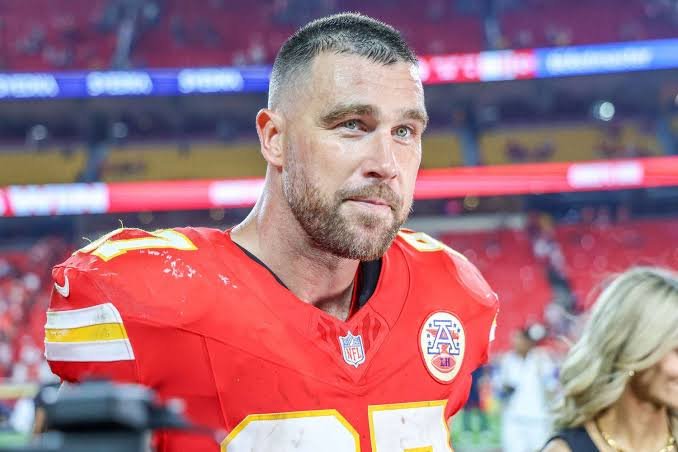 Travis Kelce entre las víctimas de una estafa millonaria