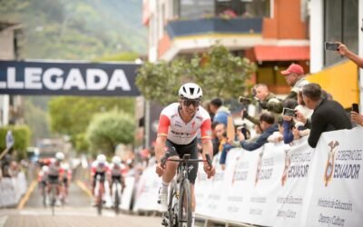 Gana Byron Guamá etapa y lidera premios de montaña y metas volantes en la Vuelta a Ecuador