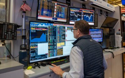 Wall Street cierra mixto, pendiente de los bonos, el petróleo y la geopolítica