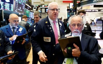 Cierra Wall Street en rojo arrastrado por el petróleo tras superar los 100 dólares