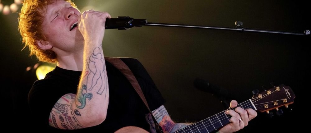 Convocan protesta contra el dueño del estadio en Massachusetts donde actuará Ed Sheeran