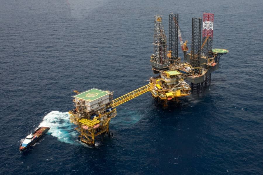 Pemex incrementa producción de combustibles y reduce compras al exterior