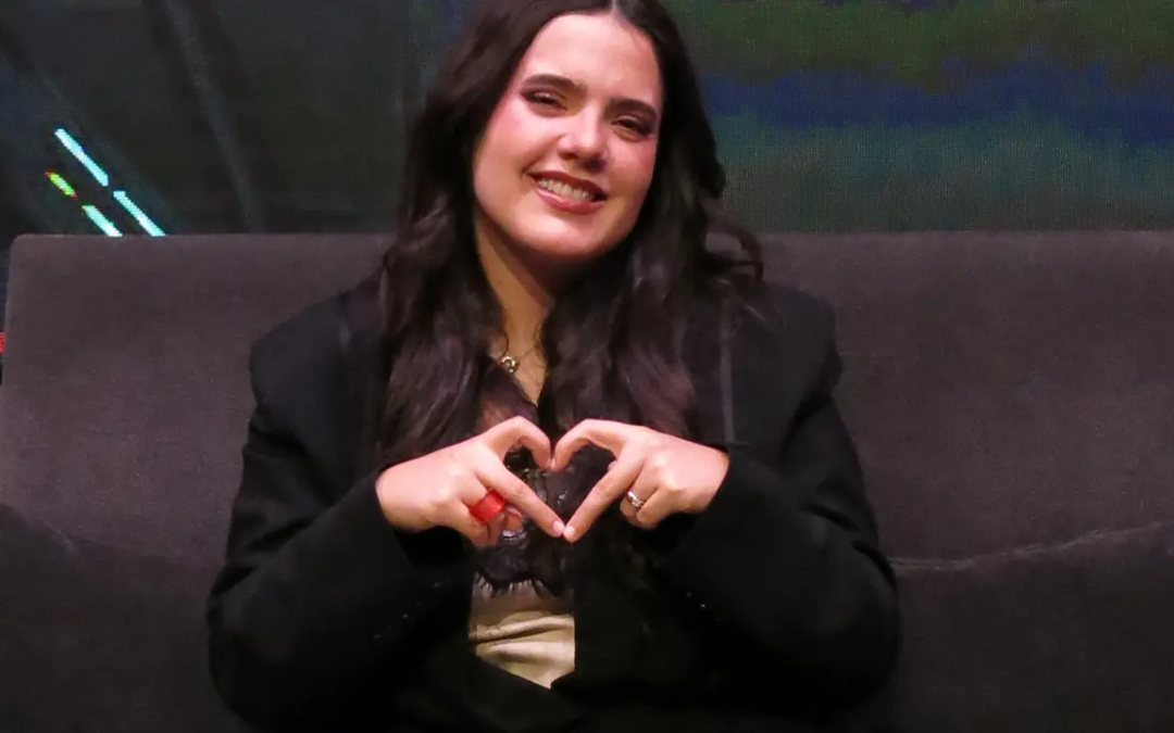 Camila Fernández lanza álbum una raya más al tigre con mariachi moderno