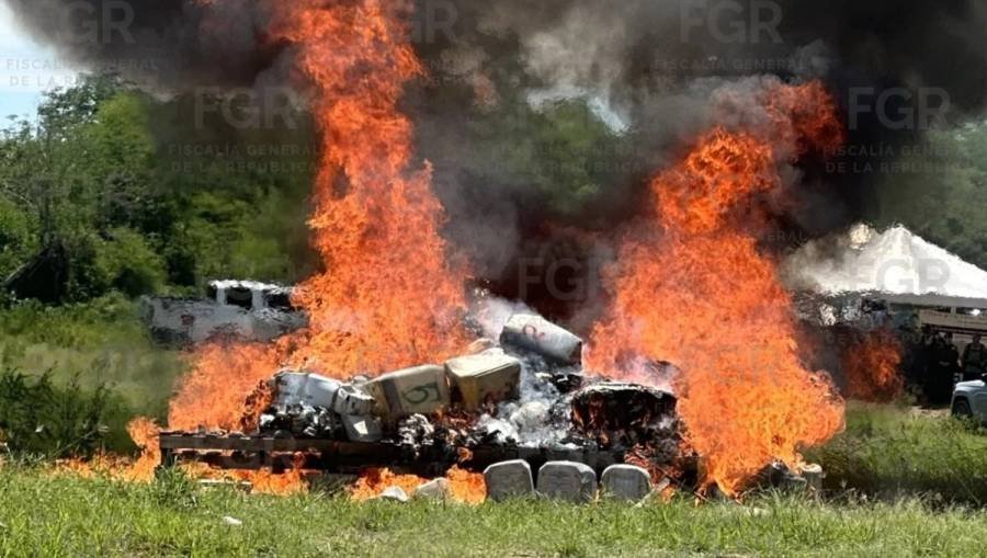 FGR incinera más de 900 kilos de drogas y destruye máquinas ilegales en Sinaloa