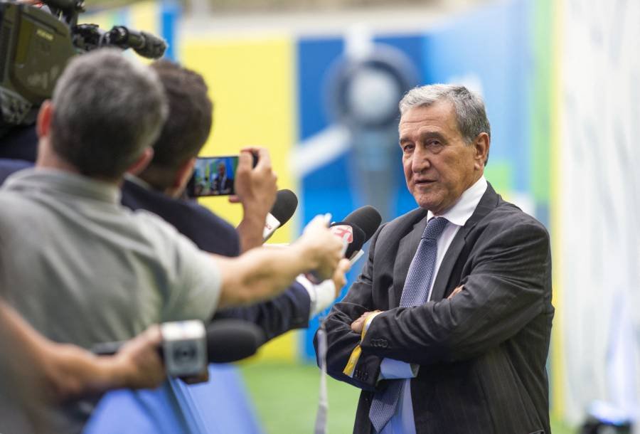 Ex seleccionador brasileño Parreira recibe alta tras 80 días internado