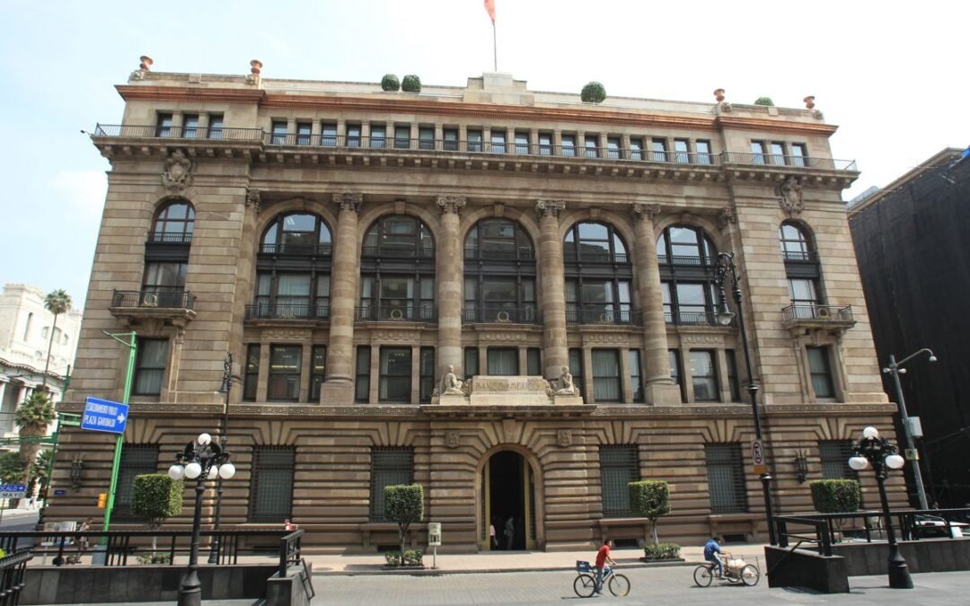 Banco de México debate posibles recortes pese al ciclo alcista de la Fed