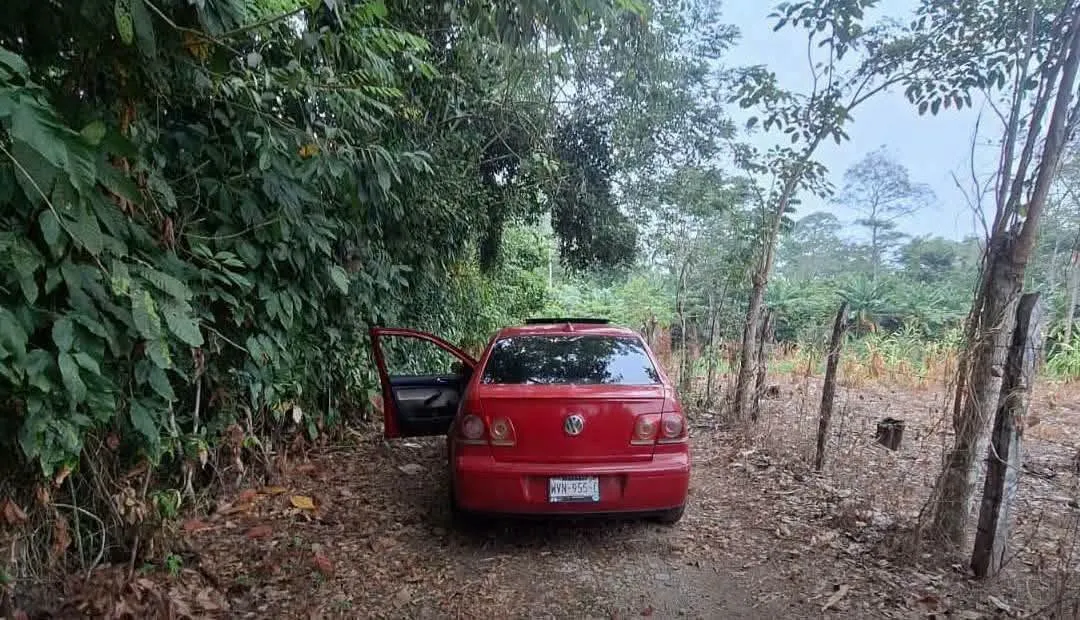 Asesinan a elemento de la fiscalía de Tabasco y a su esposa al interior de un vehículo