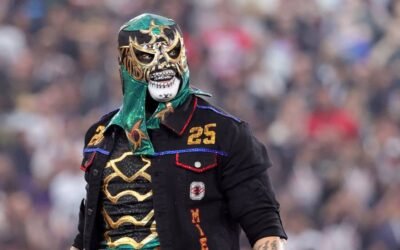 Penta Zero Miedo cae ante Roman Reigns en el combate estelar de WWE Raw en México