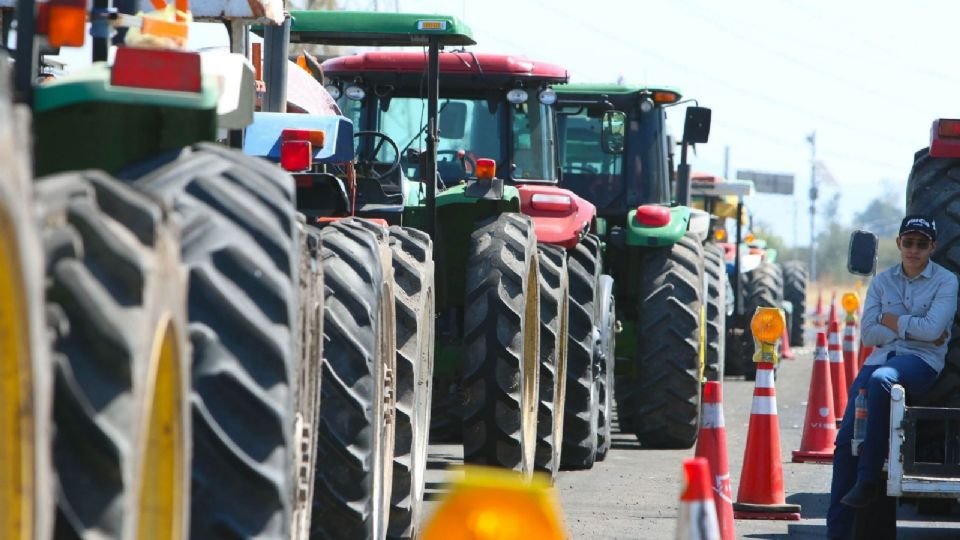 Productores agrícolas de Michoacán se suman a las protestas: bloquean parte de la autopista de Occidente