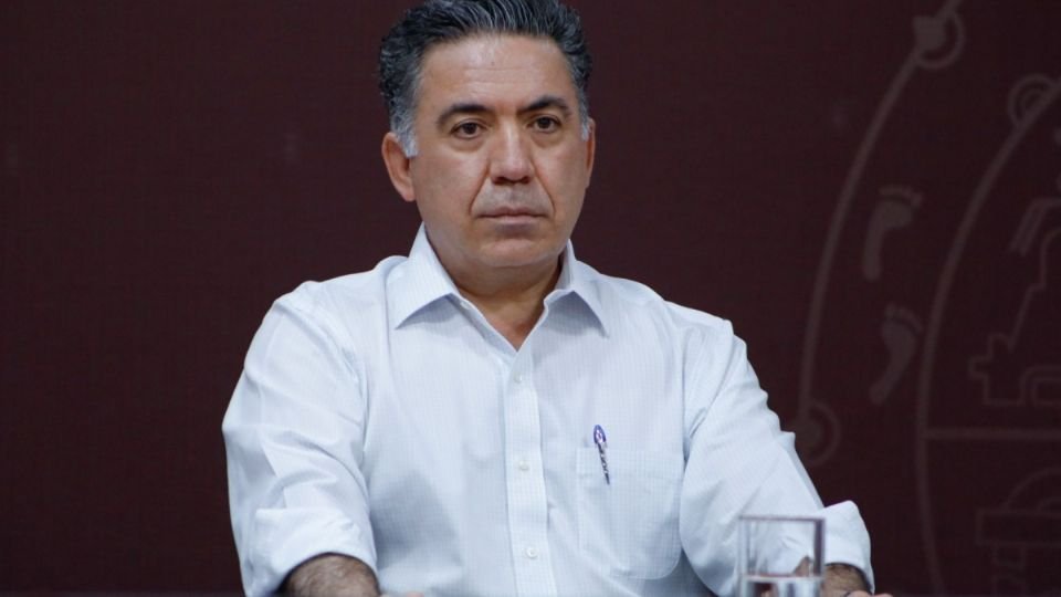 Morena quitará a Enrique Inzunza la presidencia de la Comisión de Estudios Legislativos en el Senado