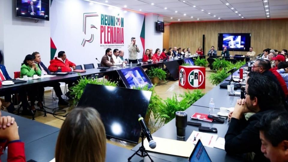 Elecciones en CDMX: PRI perfila alianza con el PAN y acusa a MC de ser “Morena de closet”
