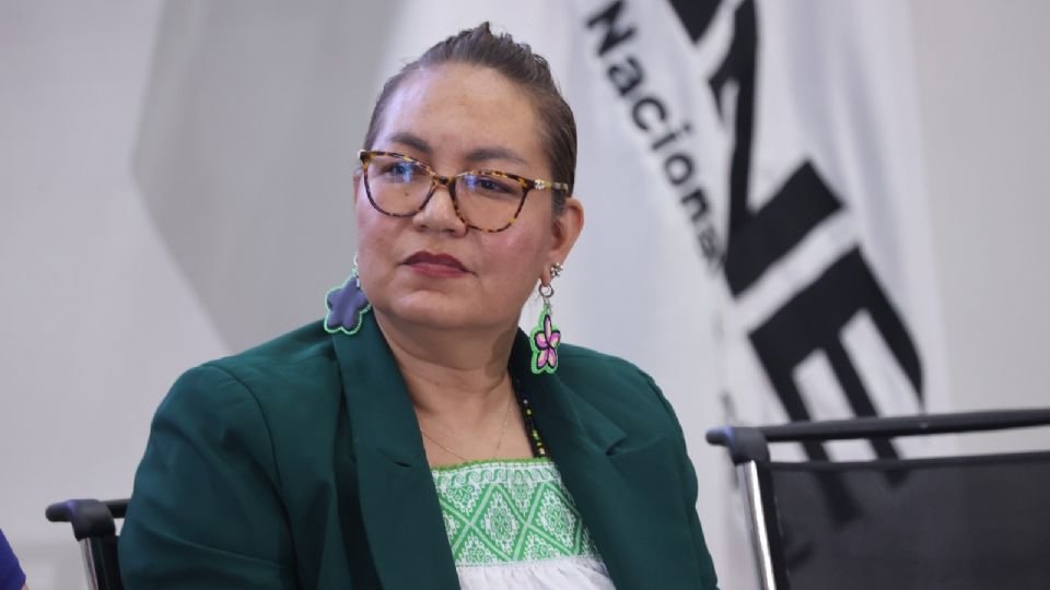 Renuncia integrante del club Taddei: Claudia Arlett Espino deja el cargo de secretaria ejecutiva del INE