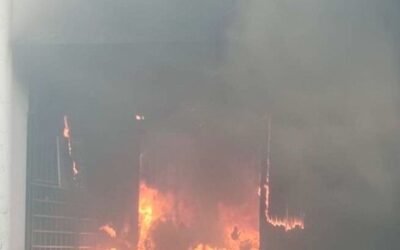 Se incendia agencia automotriz de la Nueva Industrial Vallejo, en GAM