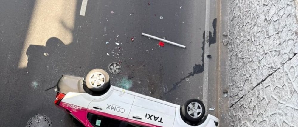 Muere taxista tras sufrir probable infarto y caer de puente vehicular en Periférico Norte