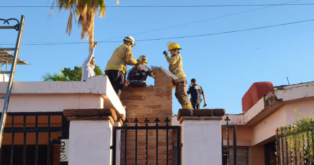 Hombre Ingresa a Casa por Chimenea y Queda Atrapado por Dos Días en Hermosillo