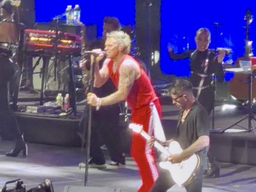 Robbie Williams vuelve a México y conquista el Palacio de los Deportes: el showman que convirtió su vida en espectáculo