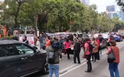 Trabajadores del IMSS bloquean Paseo de la Reforma; siguen exigencias por aumento salarial