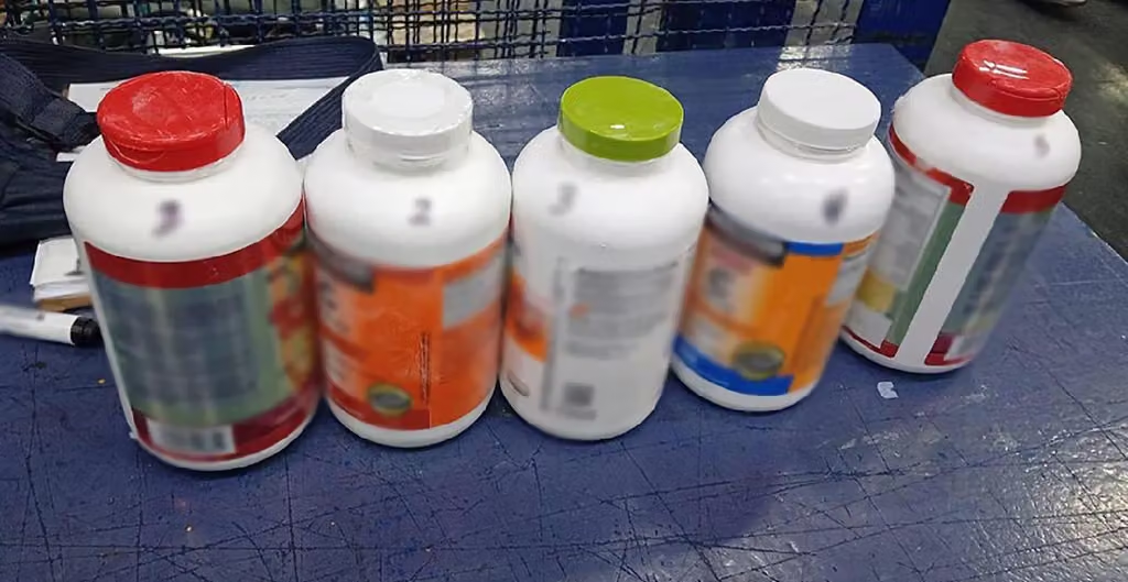 Decomisan en el AICM más de 8 mil tabletas de sustancias controladas.
