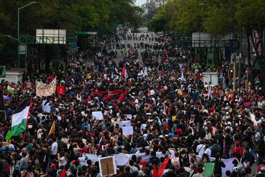 Marcha por el 58 aniversario del 2 de octubre reúne a miles en CDMX
