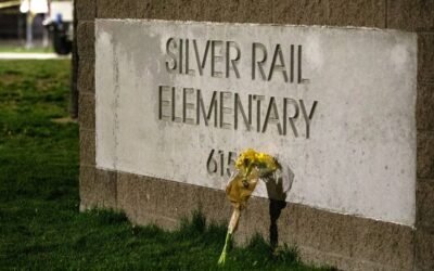 Mueren tres niños y un profesor en tiroteo en escuela de Oregon, en EEUU