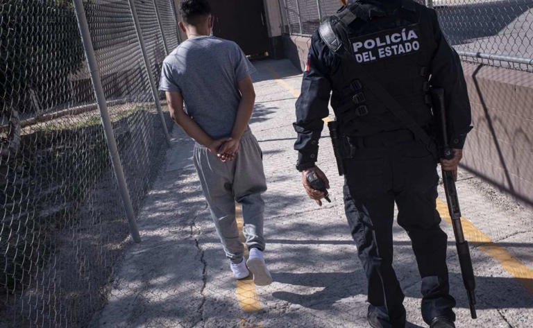 Tras riñas, trasladan a 49 reos de centros penitenciarios de Sinaloa a otros Estados