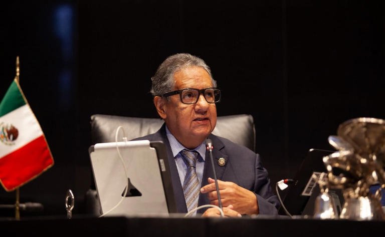Se deslinda Higinio Martínez de pedir acceso a salas diplomáticas en el AICM