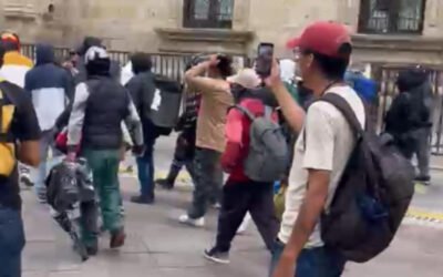 Petardos y disturbios frenan marcha por el agua limpia en Guadalajara