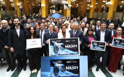 Álvaro Obregón y Correos de México emiten timbre del microsatélite MXÁO-1; destaca colaboración científica