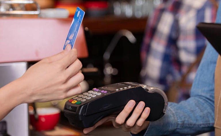 Comisión Antimonopolio investiga a empresas de vales de despensa y pagos electrónicos; ve posibles prácticas anticompetitivas