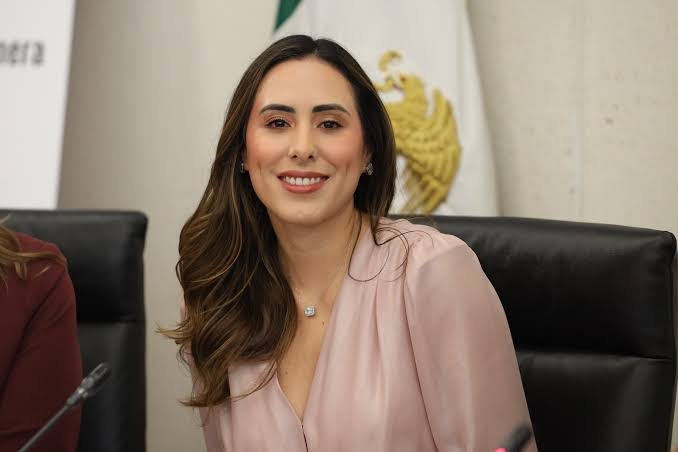 Dice la Sen. Cecilia Guadiana de Morena por Coahuila, que «por ahora no renunciará a su ciudadanía gringa».