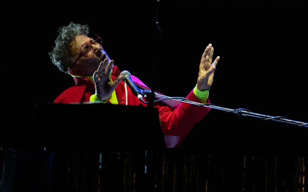 Detiene Fito Páez concierto por seguridad en Islas Malvinas